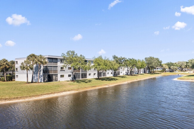 Building Photo - 15355 Lakes of Delray Blvd Unit 309