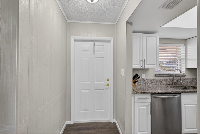 Photo - 607 SE Forgal St