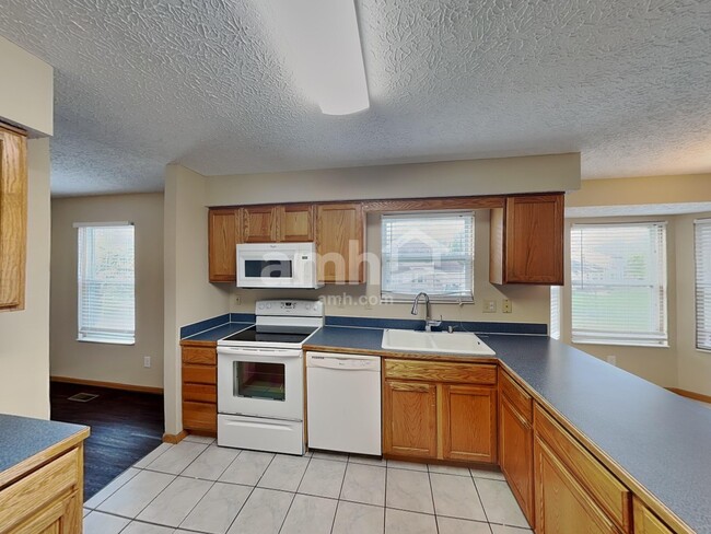 Photo - 7908 Windrift Pl