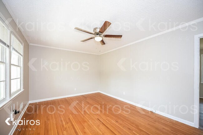 313 Shoreditch Dr
