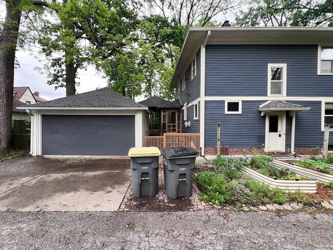 Photo - 815 Grant St