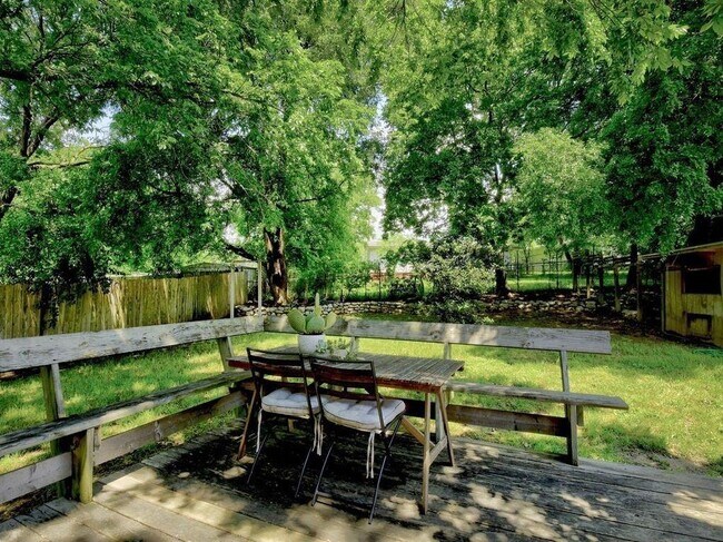 Photo - 1422 Webberville Rd