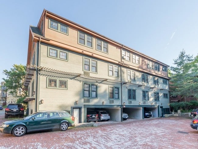 Building Photo - 241 River St Unit 10