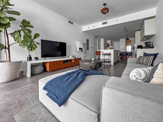 Photo - 650 NE 32nd St Unidad 3102