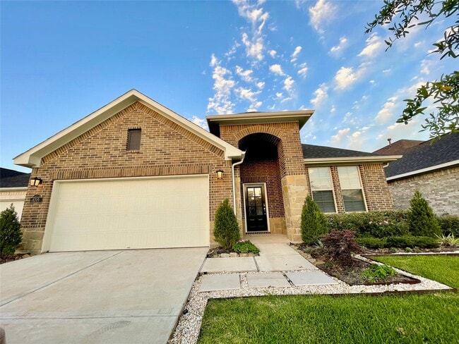 Building Photo - 8319 Divot Trce