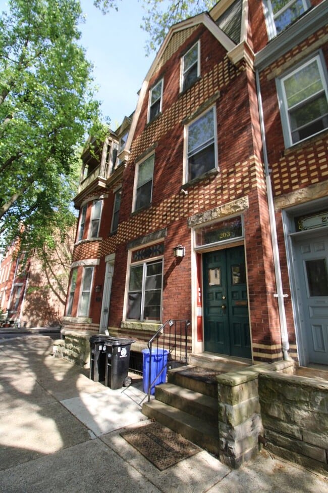 Building Photo - 203 Hamilton St Unit 1