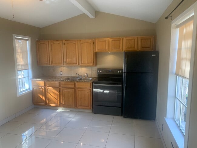 Photo - 1116 Lakeshore Dr Unit Cottage