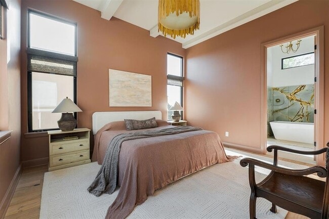 Photo - 324 SW 13th St