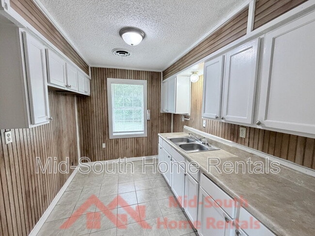Photo - 474 Brockwood Cove