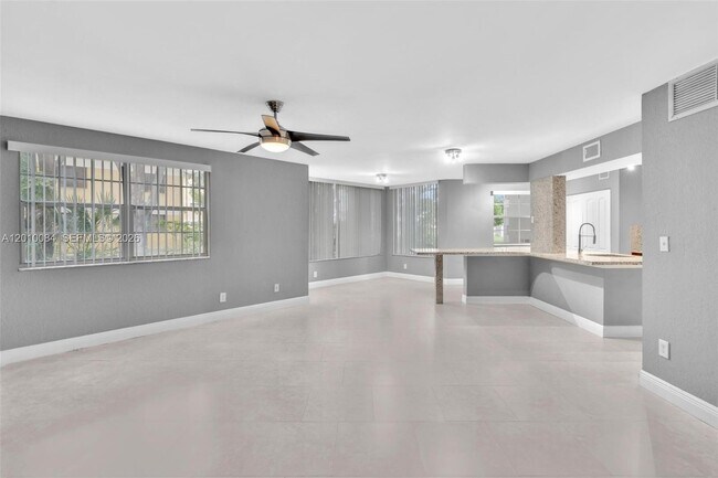 Photo - 2881 N Oakland Forest Dr Unit 105