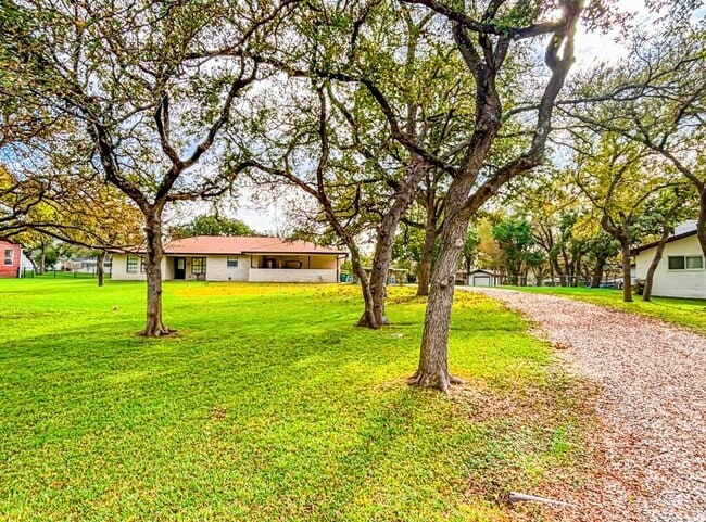 Photo - 105 Bluebird Cir