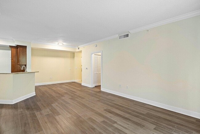 Photo - 4304 Renaissance Way