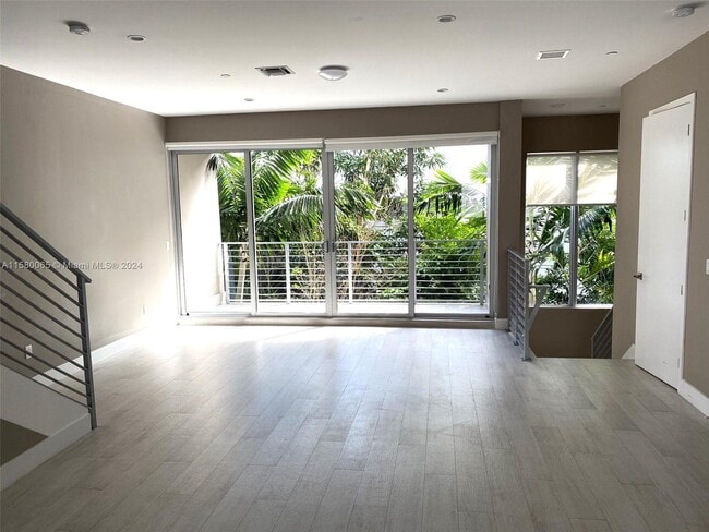 Photo - 628 NE 12th Ave