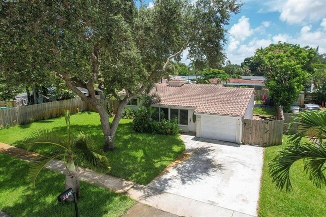 Photo - 2440 SW 16th St