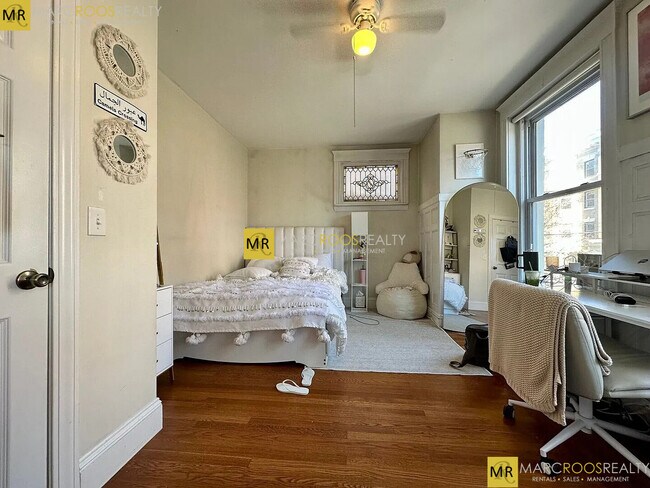 Photo - 184 Saint Paul St Unidad 1