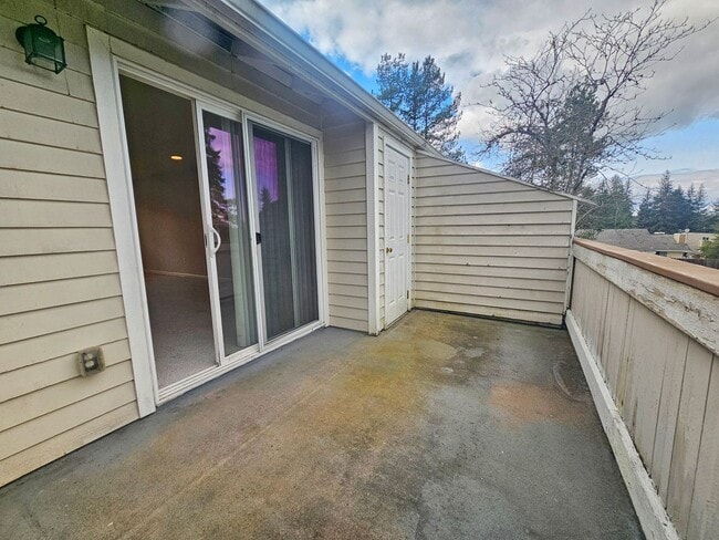 Photo - Beautiful 2 Bed 1 Bath Condo in Mountlake ...