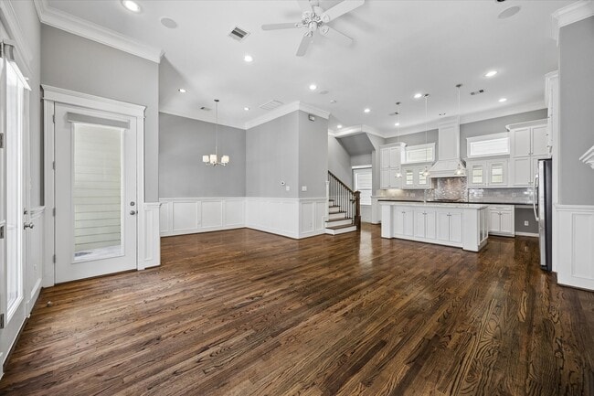 Photo - 609 Rutland St
