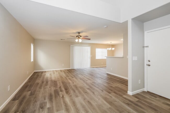 Photo - 5014 Sapphire Light St