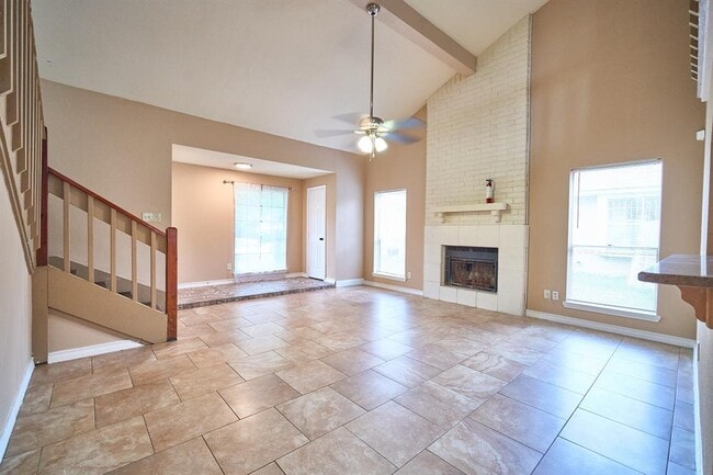 Building Photo - 10126 Northview Dr Rental