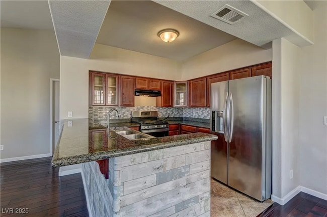 Photo - 1621 Queen Victoria St Unidad 203