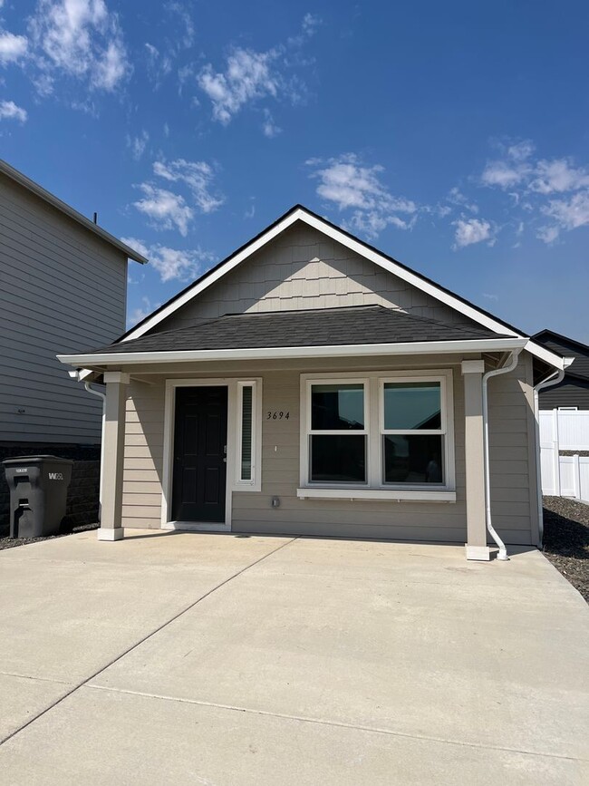 Building Photo - Single Level Home in New SunRidge Community