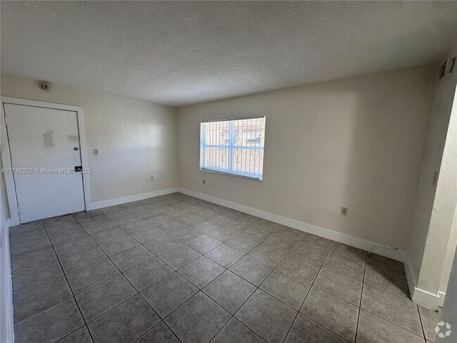 Building Photo - 16150 NE 19th Ct Unit 4 Rental