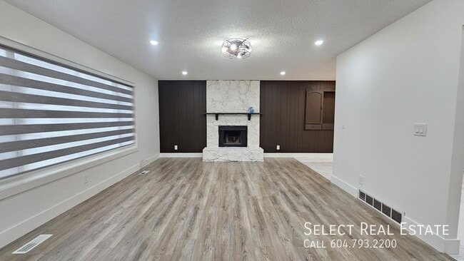 Photo - 6085 Glenmore Dr Unité A