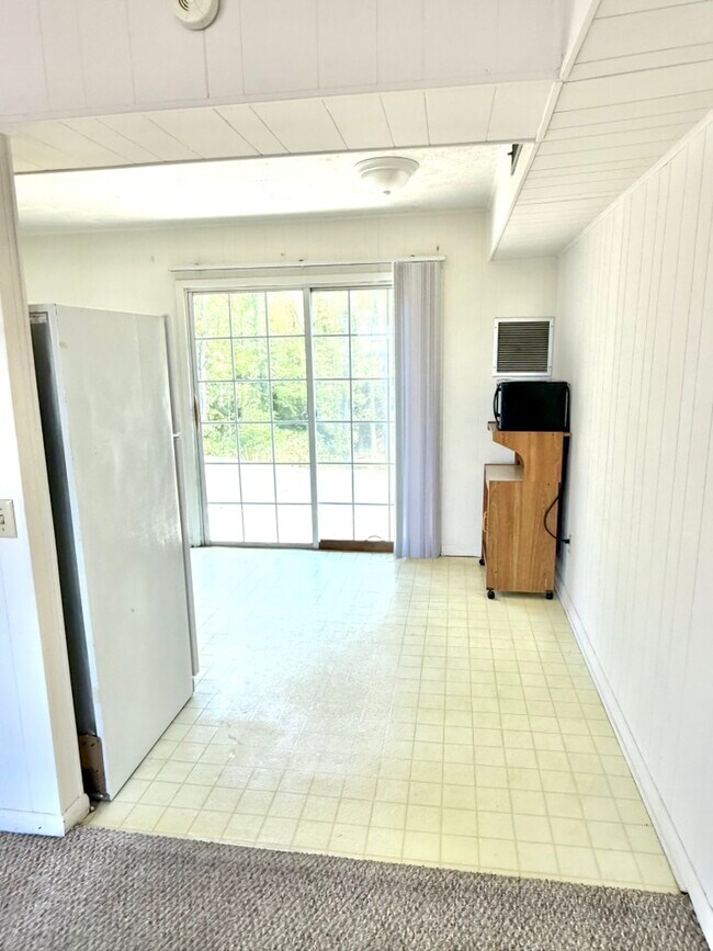 Photo - 3812 Memorial Blvd