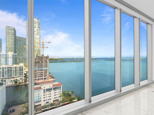 Photo - 700 NE 26th Terrace Unidad 1706