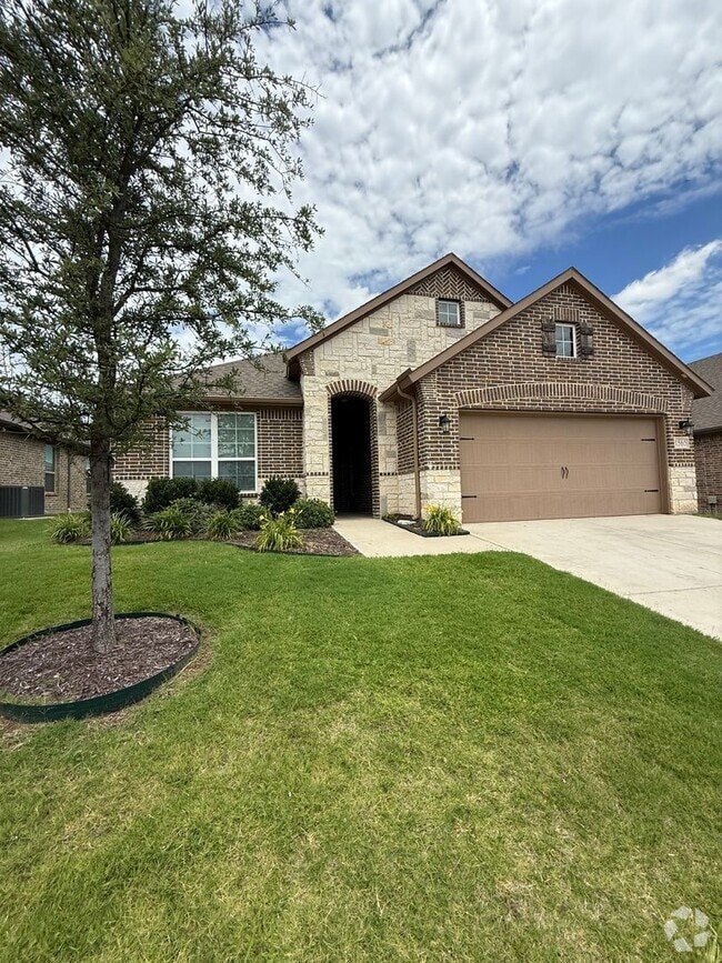 Building Photo - Ranch-Style 3 Bedroom/2bath w Designated O... Rental