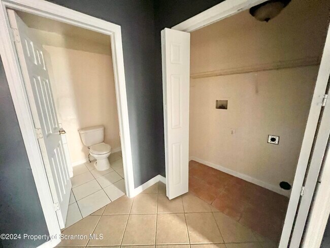 Photo - 112 W Market St