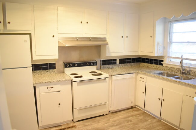 Photo - 2103 Pender Ave Unit 1