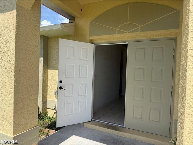305 NW 22nd Pl