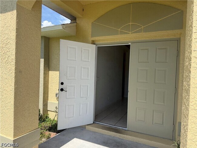 Photo - 305 NW 22nd Pl
