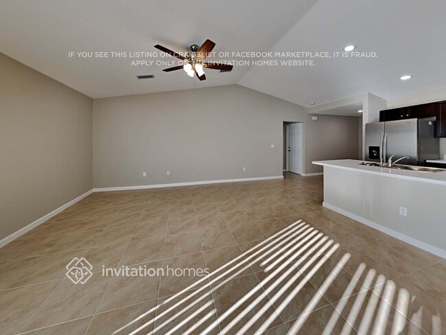 Photo - 1192 SW Ithaca St