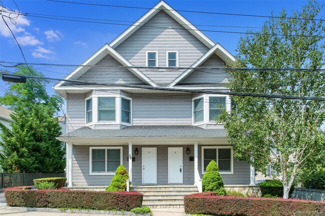 Building Photo - 38 High St Unit Left