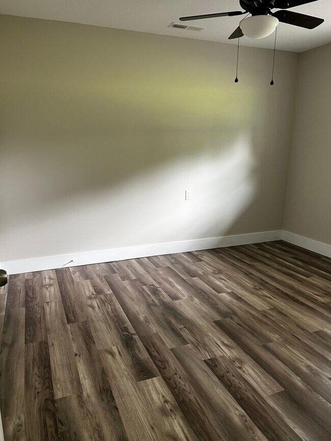 Photo - North Locust St Complex Unidad 2