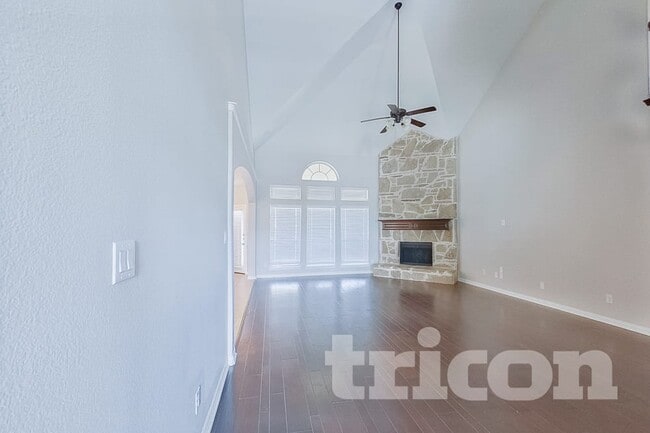 Photo - 131 Lake Trail Dr