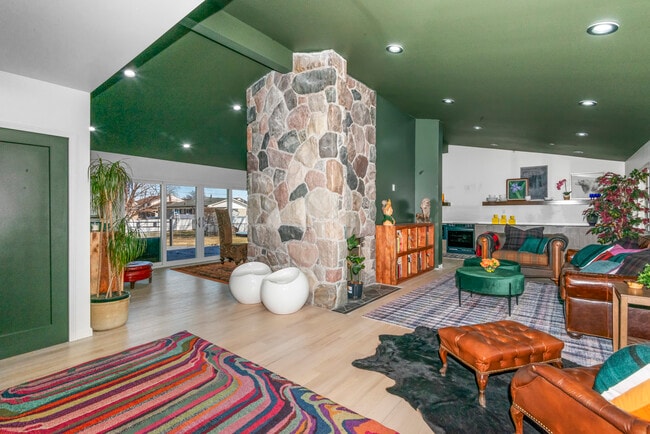 Photo - MCM Ranch : Modern 5BR Near Henry Ford & McLaren