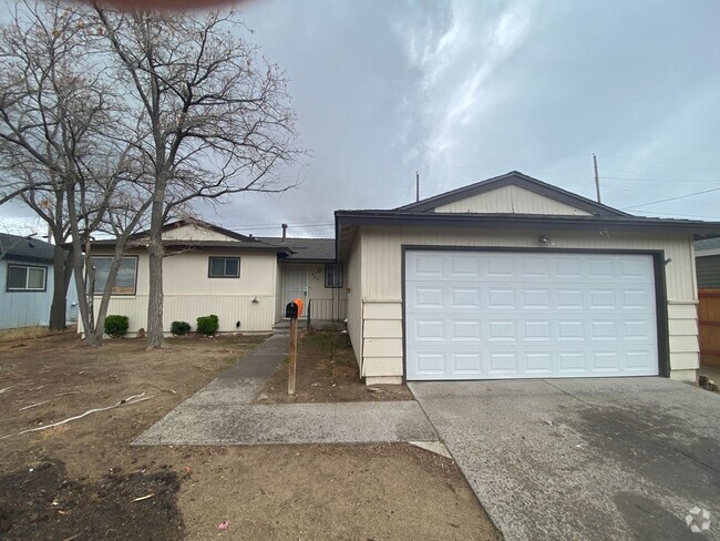 Building Photo - Raleigh Heights - 3 Bed 2 Bath - North Reno Rental