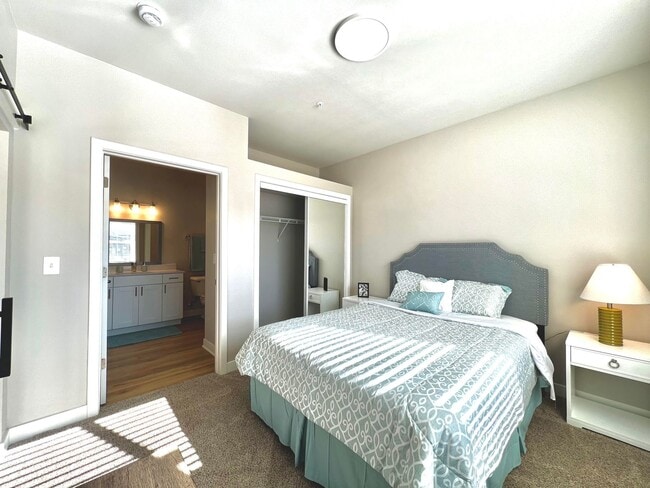 Waters Edge Apartments Bloomington