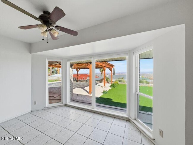 Photo - 9000 Rancich St