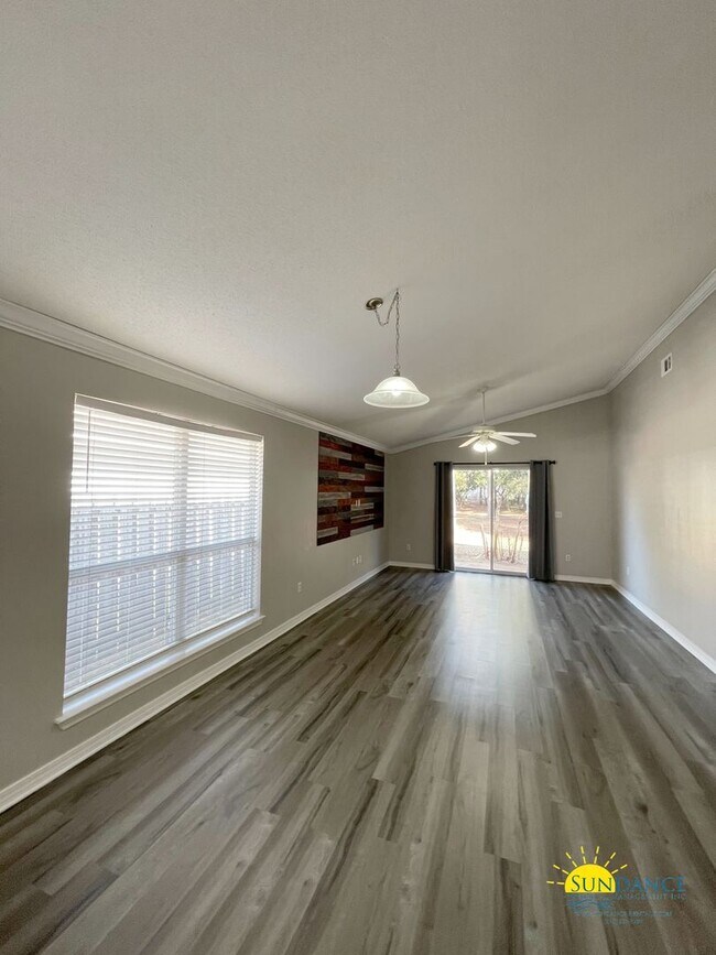 Photo - Charming 3 Bedrooms Home in Shalimar!