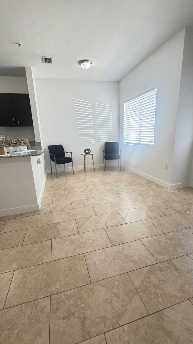 Photo - 420 W 77th St Unit B2