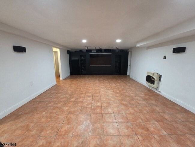 Photo - 86 Keer Ave