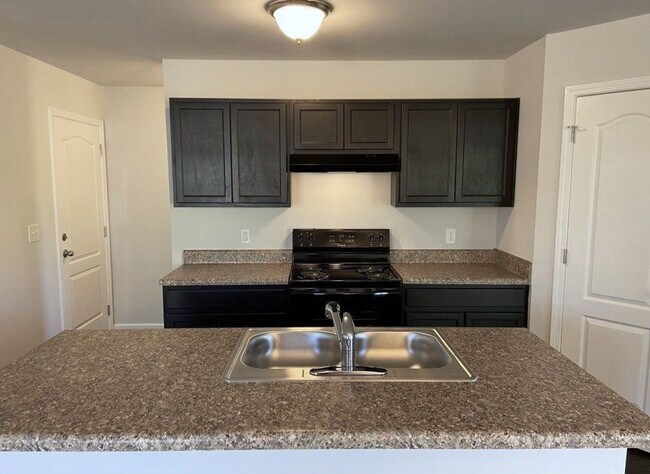 Photo - Beautiful 3 Bedroom, 2 1/2 Bathroom Home off Robinhood Rd in Winston!