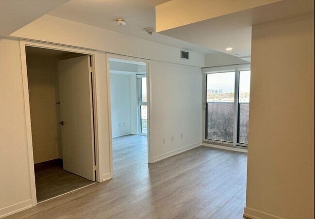 Photo - 480 Wilson Ave Unité 1