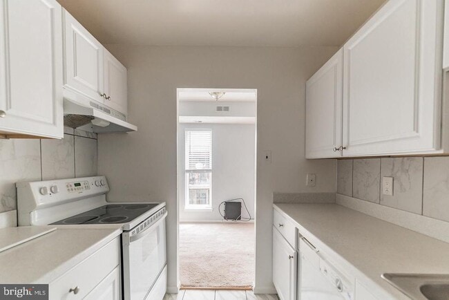 Photo - 7587 Margate Ct Unidad 203