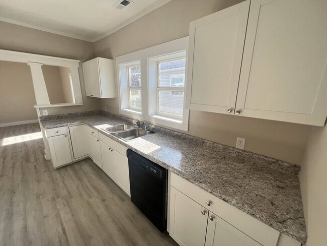 Photo - 3 Bed 1 Bath Springfield, MO