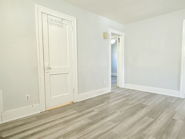 Photo - 1650 Goyeau St Unit Upper